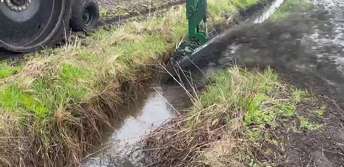 High pressure ditch maintenance